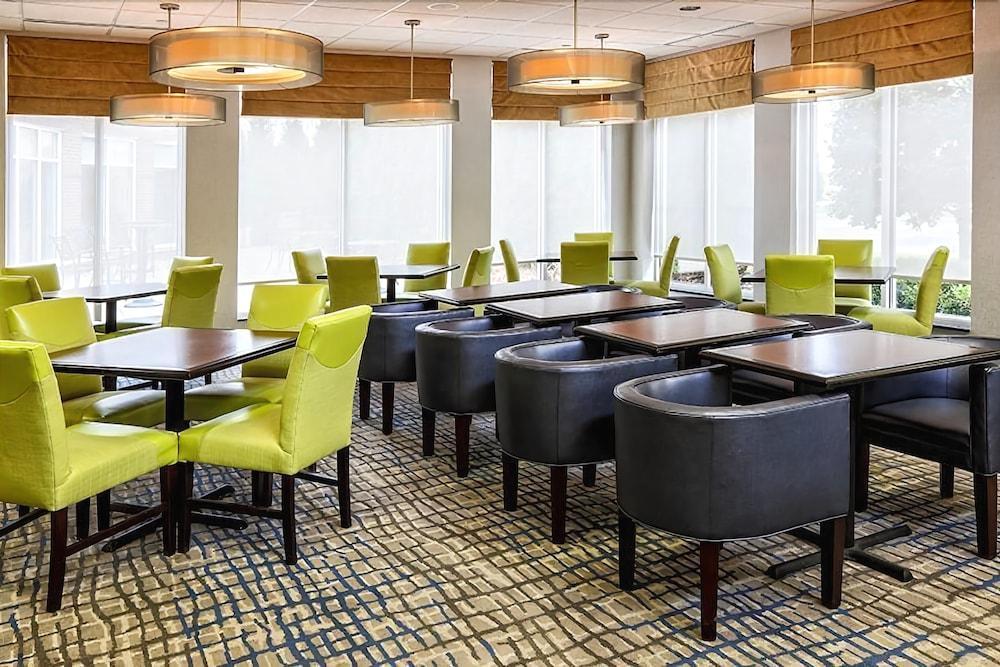 Hilton Garden Inn Addison Kültér fotó