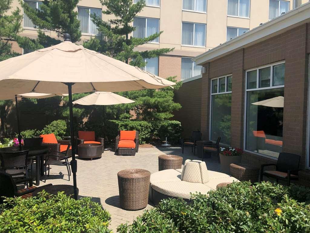 Hilton Garden Inn Addison Kültér fotó