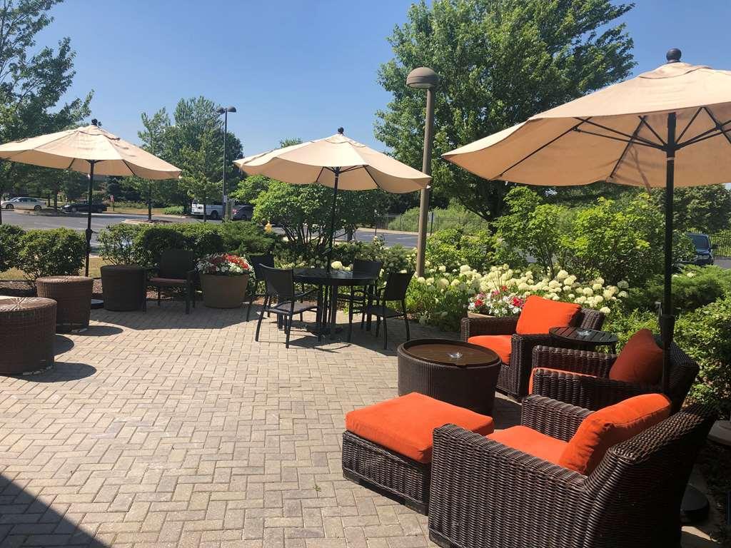 Hilton Garden Inn Addison Kültér fotó
