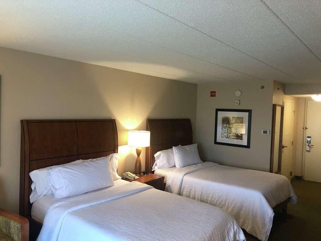 Hilton Garden Inn Addison Szoba fotó