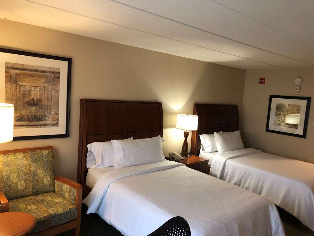 Hilton Garden Inn Addison Szoba fotó