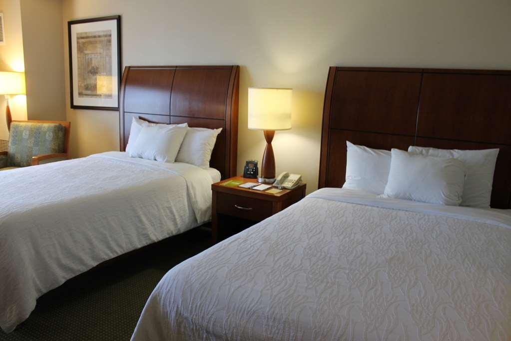 Hilton Garden Inn Addison Szoba fotó