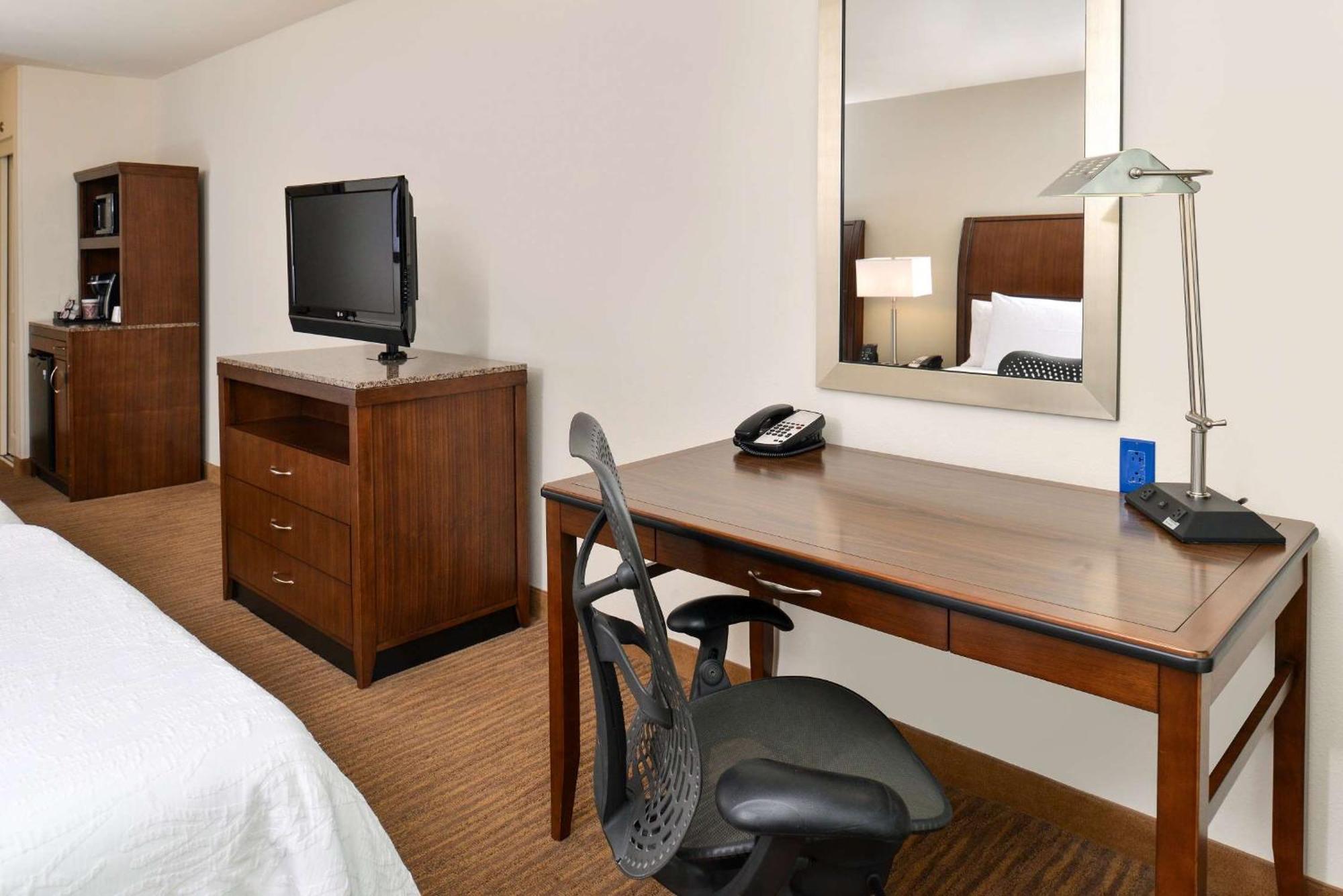 Hilton Garden Inn Addison Kültér fotó