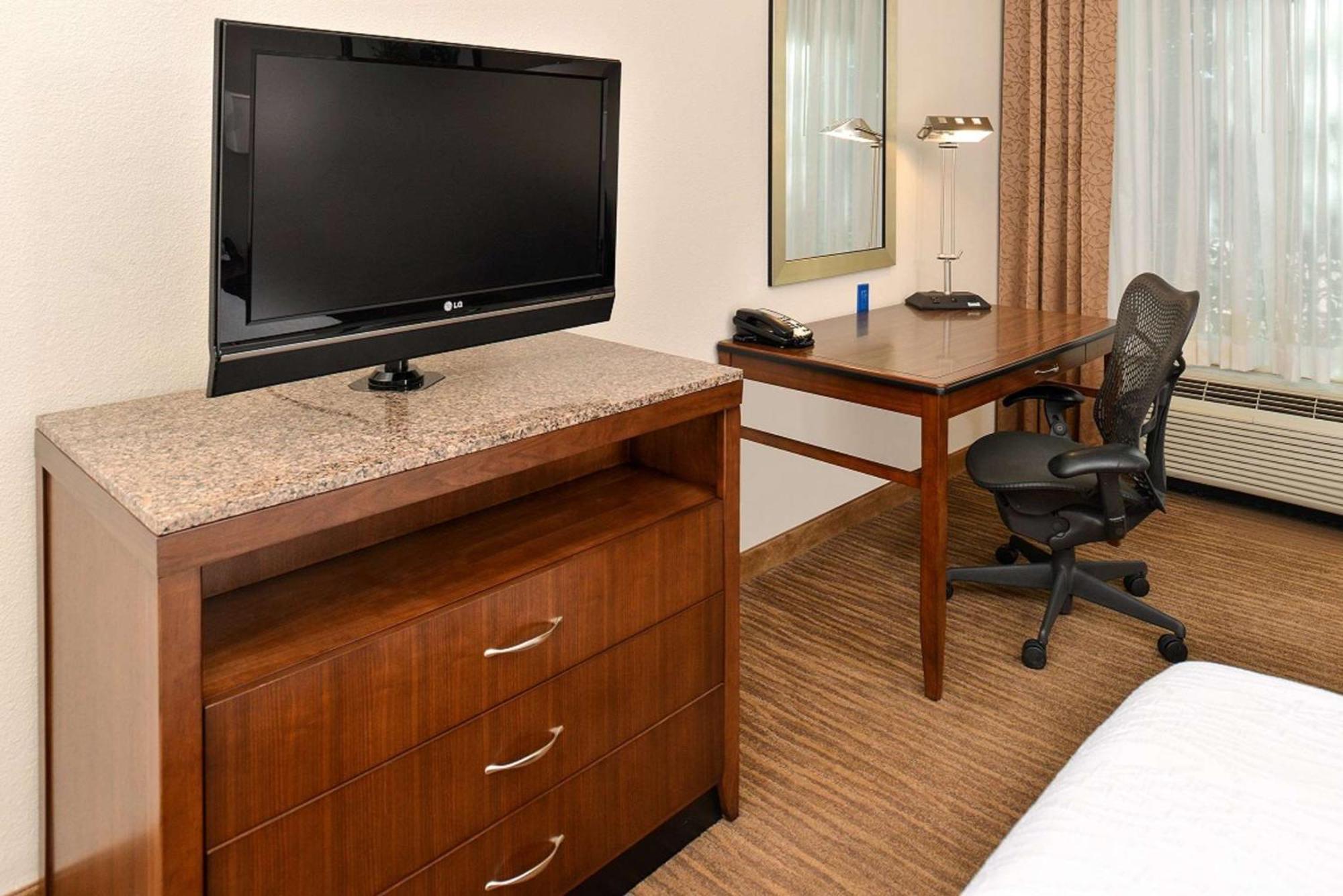 Hilton Garden Inn Addison Kültér fotó