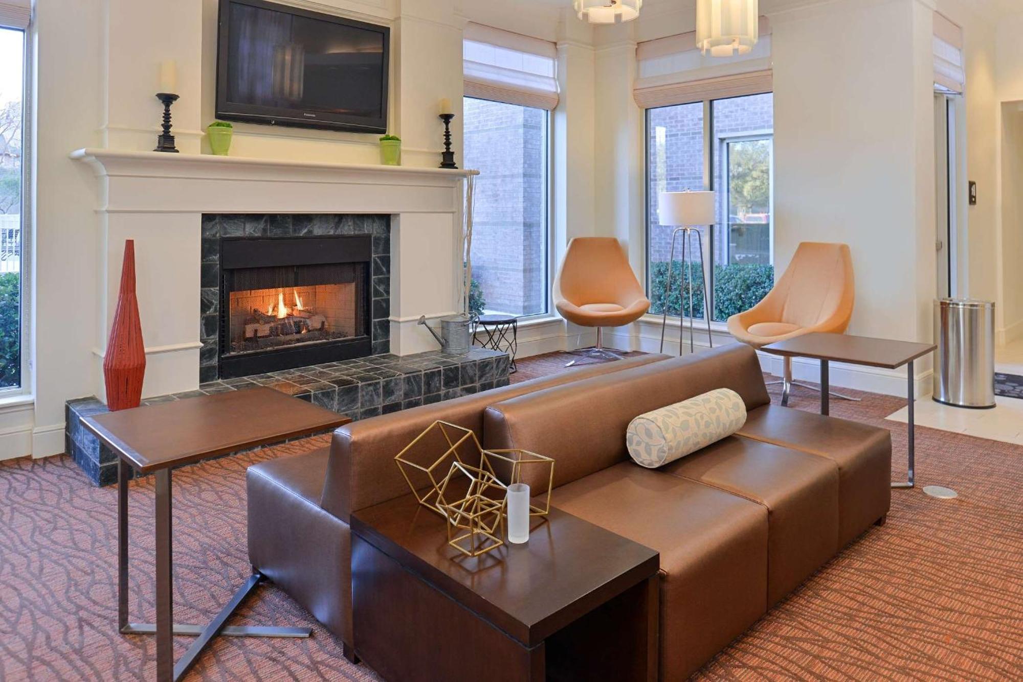 Hilton Garden Inn Addison Kültér fotó