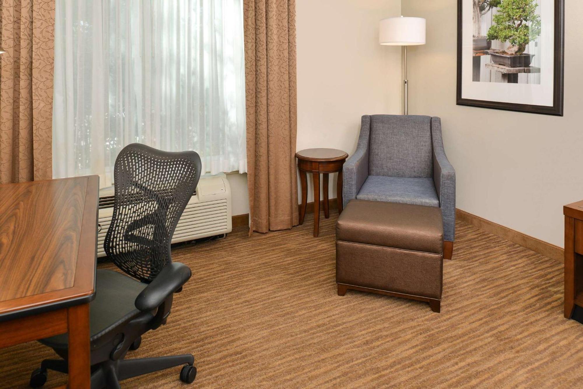 Hilton Garden Inn Addison Kültér fotó