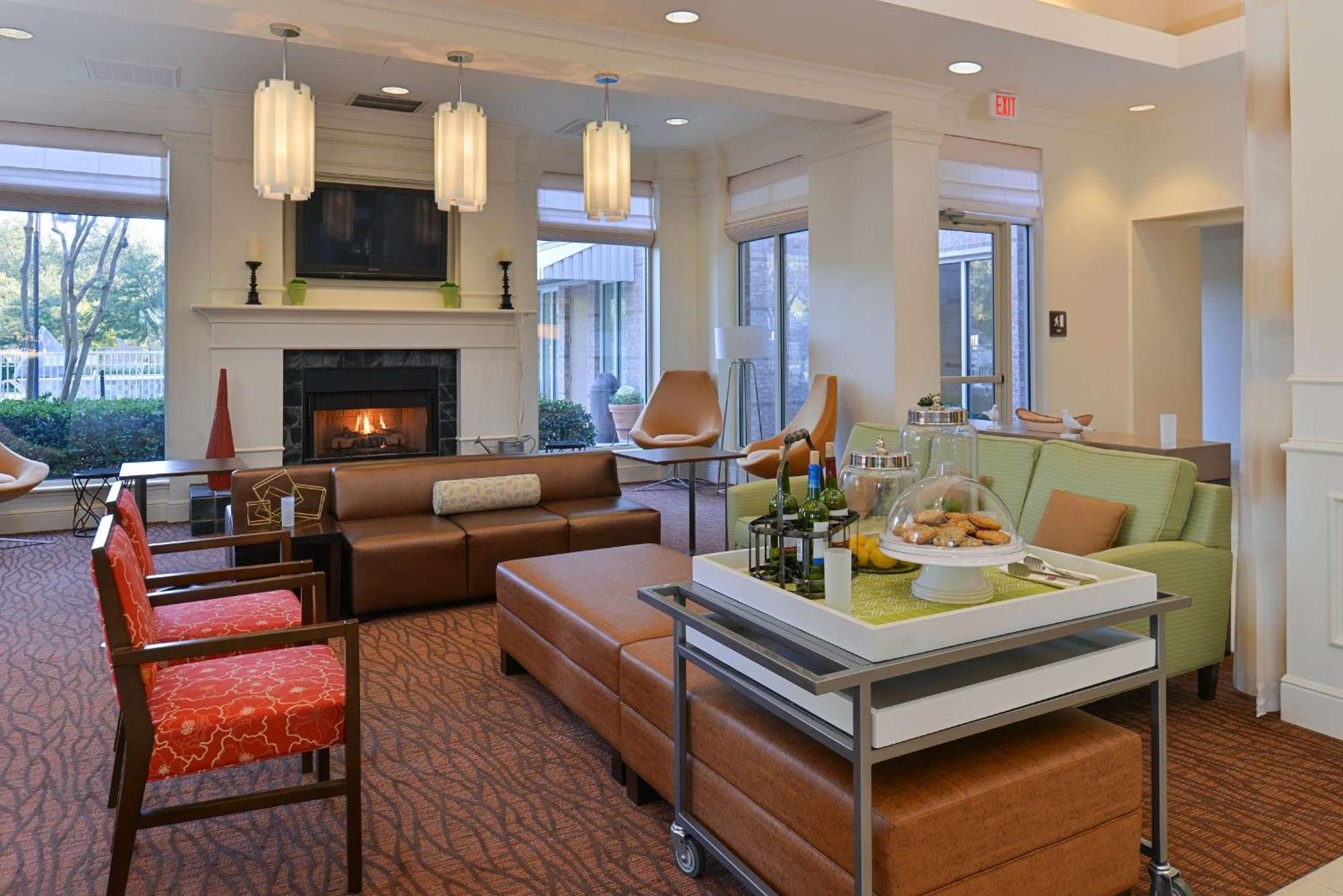 Hilton Garden Inn Addison Kültér fotó